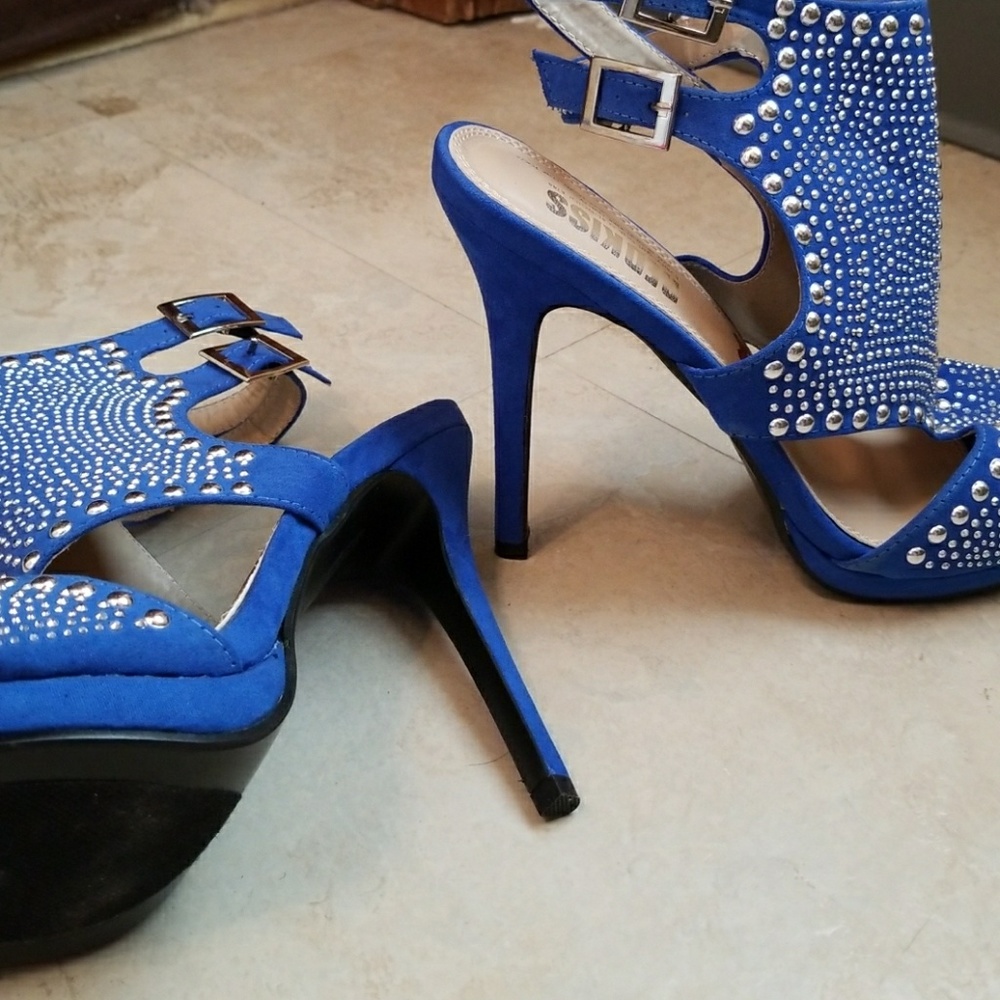 Shoes - Picture 4 of 4